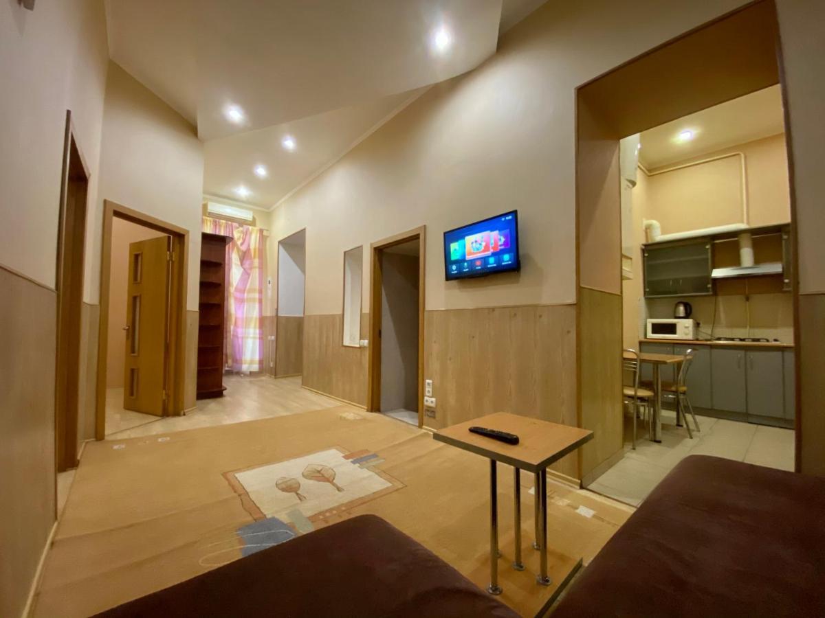 Central Apartments أوديسا المظهر الخارجي الصورة